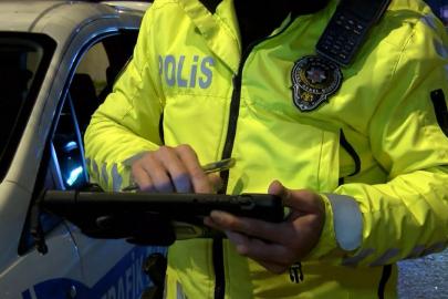 Polisin 'dur' ihtarına uymayan sürücüye 245 bin lira ceza