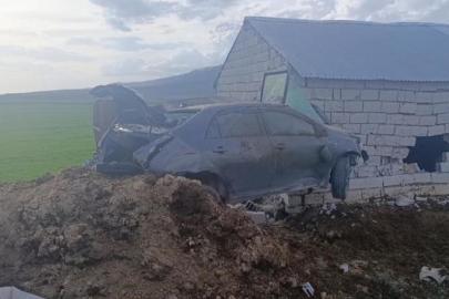 Van'da kontrolden çıkan otomobil duvara çarptı: 1 yaralı