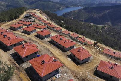 Yanan köyler yeniden kuruluyor: 138 ev teslime hazır