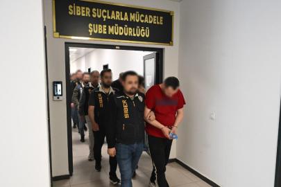 102 milyon liralık dolandırıcılık ağına darbe: 78 zanlı adliyede