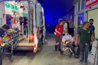 Adana'da traktörle otomobilin çarpıştığı kazada 4 kişi yaralandı