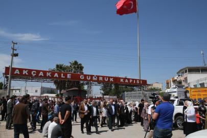 Akçakale Gümrük Kapısı'nda pasaportlu geçişler başladı