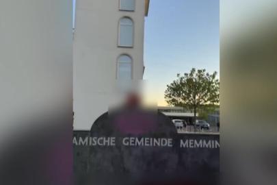Almanya'da caminin duvarı tahrip edildi ve girişine domuz başı bırakıldı