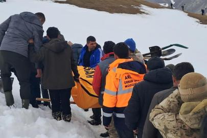 Artvin'de çığ altında kalan çobanın cansız bedenine ulaşıldı