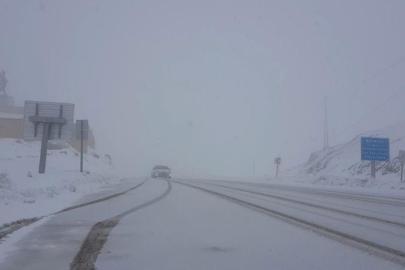 Bayburt'ta ilkbaharda kar manzarası