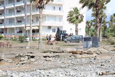 Hatay'da sağanak: Cadde ve sokaklar göle döndü
