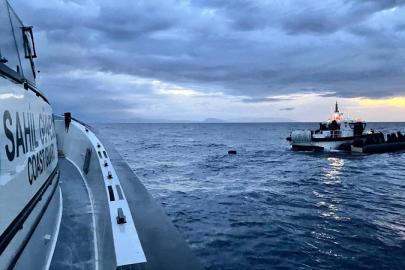 İzmir açıklarında 17 düzensiz göçmen kurtarıldı