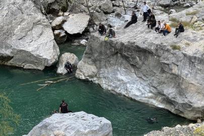 Kahramanmaraş'ta nehirde kaybolan kişiyi arama çalışmaları sürüyor