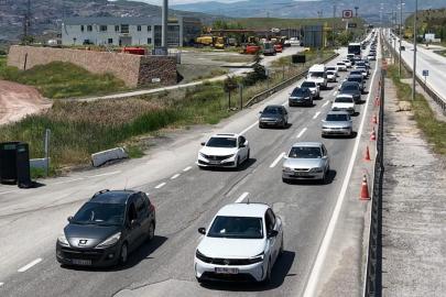 Kilit kavşak Kırıkkale'de bayram öncesi trafik yoğunluğu sürüyor