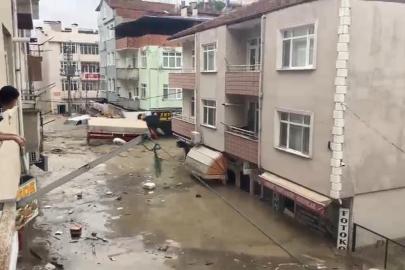 Samsun'da sağanak sele dönüştü: Cadde ve sokaklar sular altında