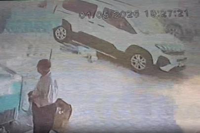 Terliğini almak için aracın altına giren çocuk ezilmekten son anda kurtarıldı