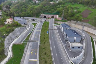Zigana Tüneli'ni üç yılda 5 milyondan fazla araç kullandı