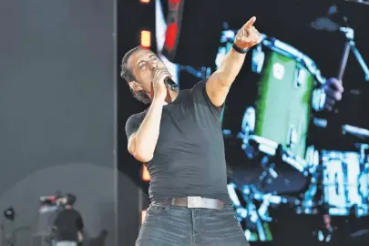 10 bin kişilik hayran korosu