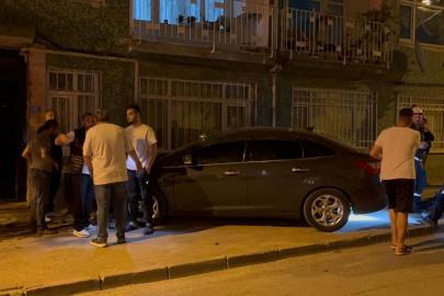 Alkollü sürücünün çarptığı araç doğal gaz kutusunu patlattı