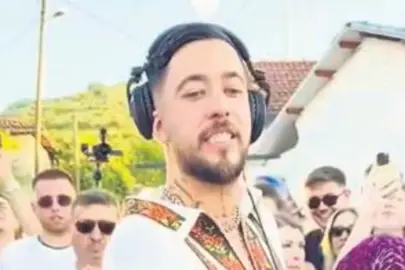 Bu kez köyünde DJ'lik yaptı