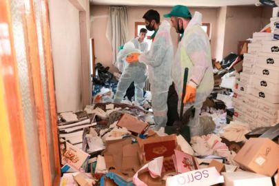 Bursa'da evden yaklaşık 20 ton çöp çıktı