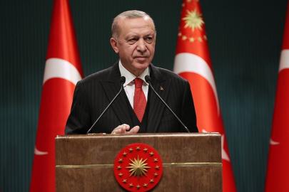 Cumhurbaşkanı Erdoğan ve eşi Emine Erdoğan, YKS'ye girecek öğrencilere başarılar diledi