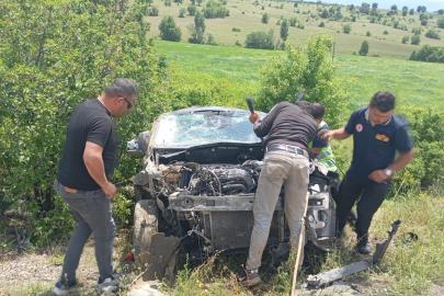 Gümüşhane'de hafif ticari araç devrildi: 1 ölü