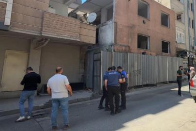 Kentsel dönüşüme giren bina kısmen çöktü: 1 ölü, 2 yaralı