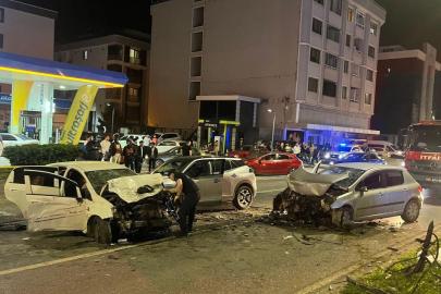 Samsunda 3 aracın karıştığı kazada 5 kişi yaralandı