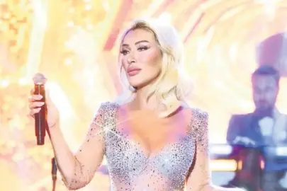 Seda Sayan'a çorap hediyesi