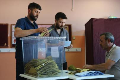 Yerel yönetimler için 6 beldede seçim yapıldı