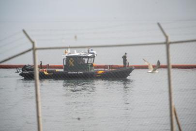 İspanya, göçmenlere karşı deniz bariyeri kurdu