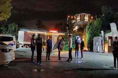 İstanbul Küçükçekmece'de kafede işletme sahibine silahla ateş açıldı! Yaralılar var