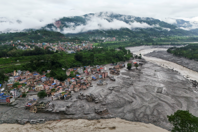 Nepal'deki felaket nasıl geldi? Uydu görüntüleri gerçeği ortaya çıkardı