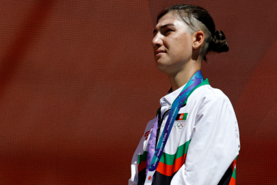 Erkek kılığına girerek bisiklete bindi, Asya Oyunları'nda madalya kazandı